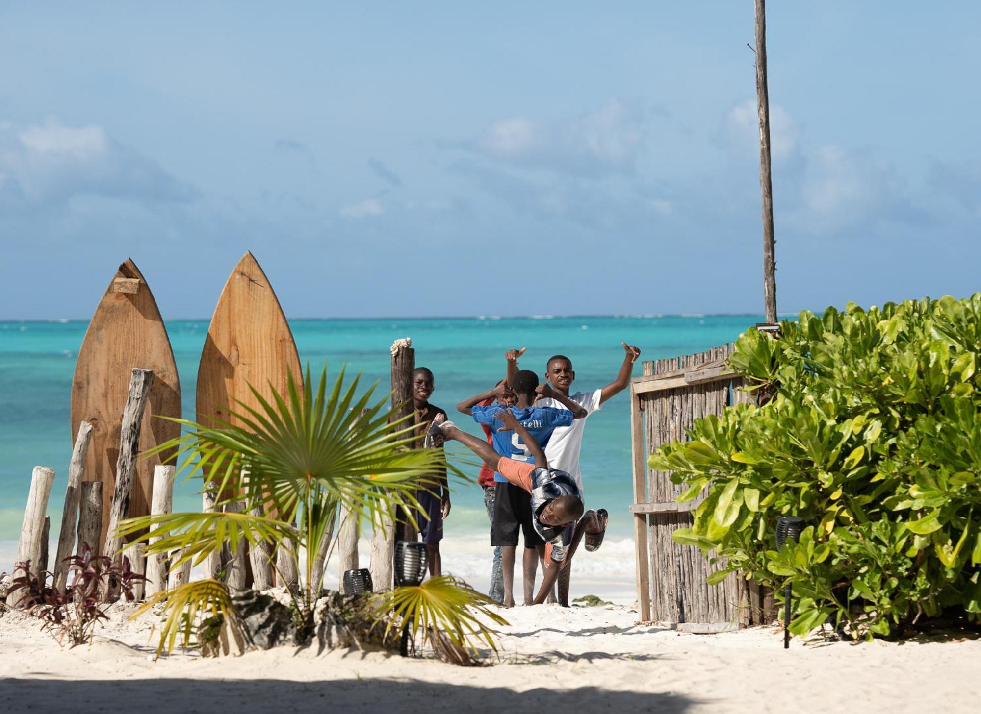 Pili Pili Beach Bungalows Джамбиани Экстерьер фото